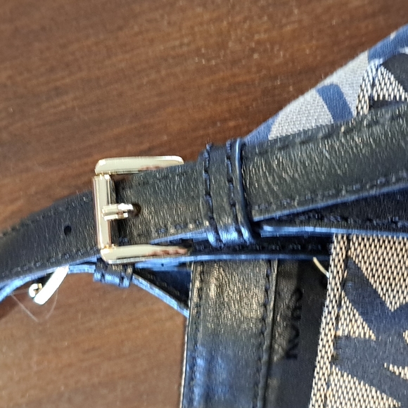 MICHAEL KORS Designer KM Logo Shoulder Bag  Black Trim - Picture 7 of 14